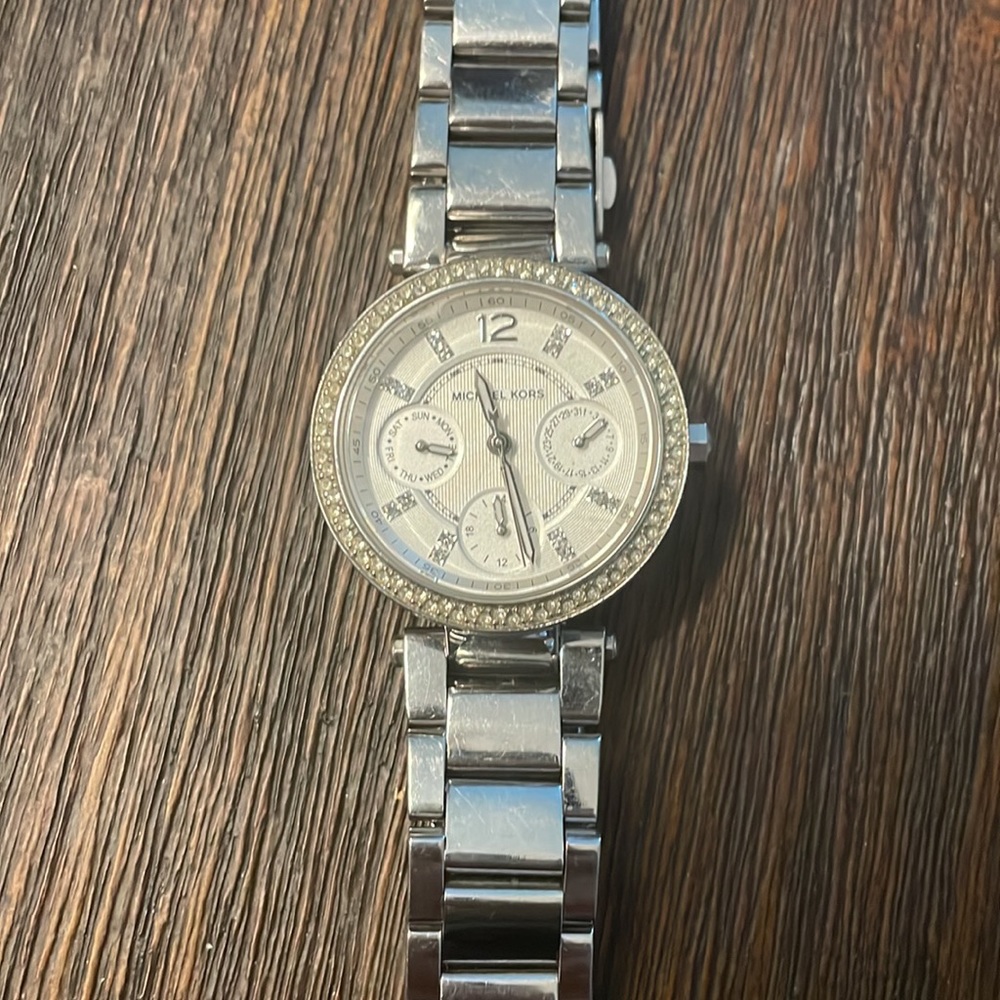 Michael Kors Watch! - Picture 2 of 3